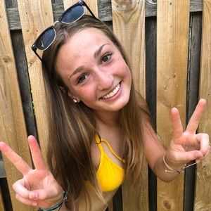 Meet your Posher, Chloe